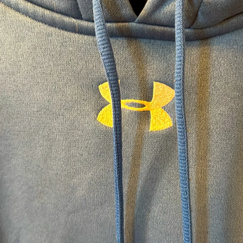 Men’s Under Armour Hoodie - Picture 4 of 5
